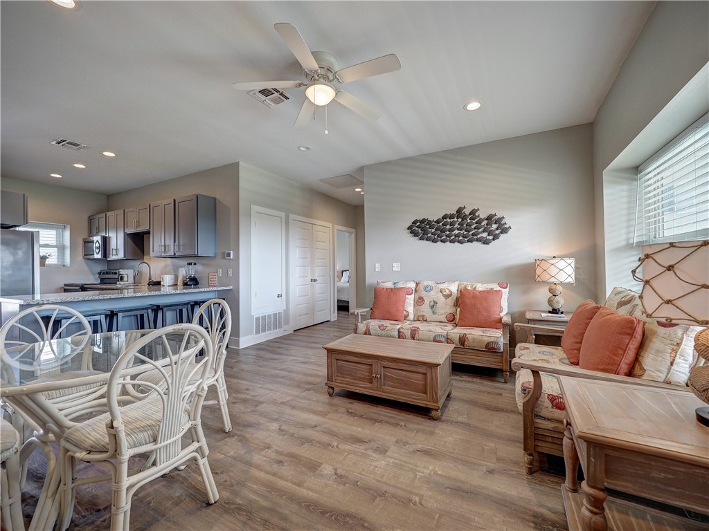 1107 Eleventh Street 32 Port Aransas TX 78373