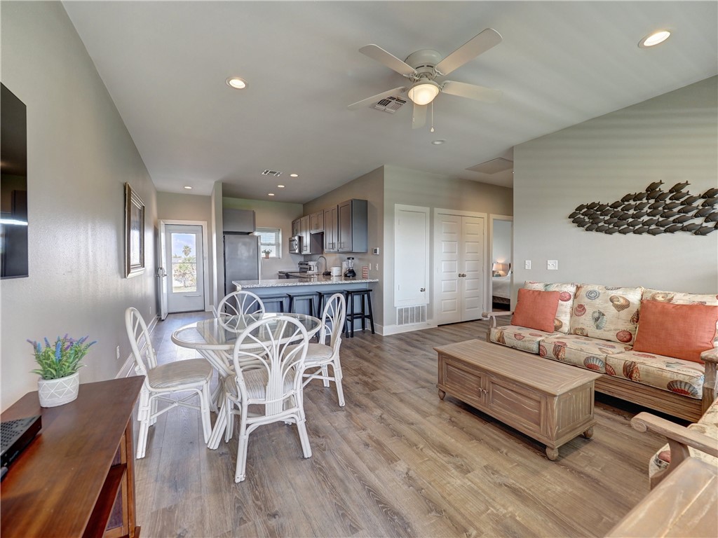 1107 Eleventh Street 32 Port Aransas TX 78373