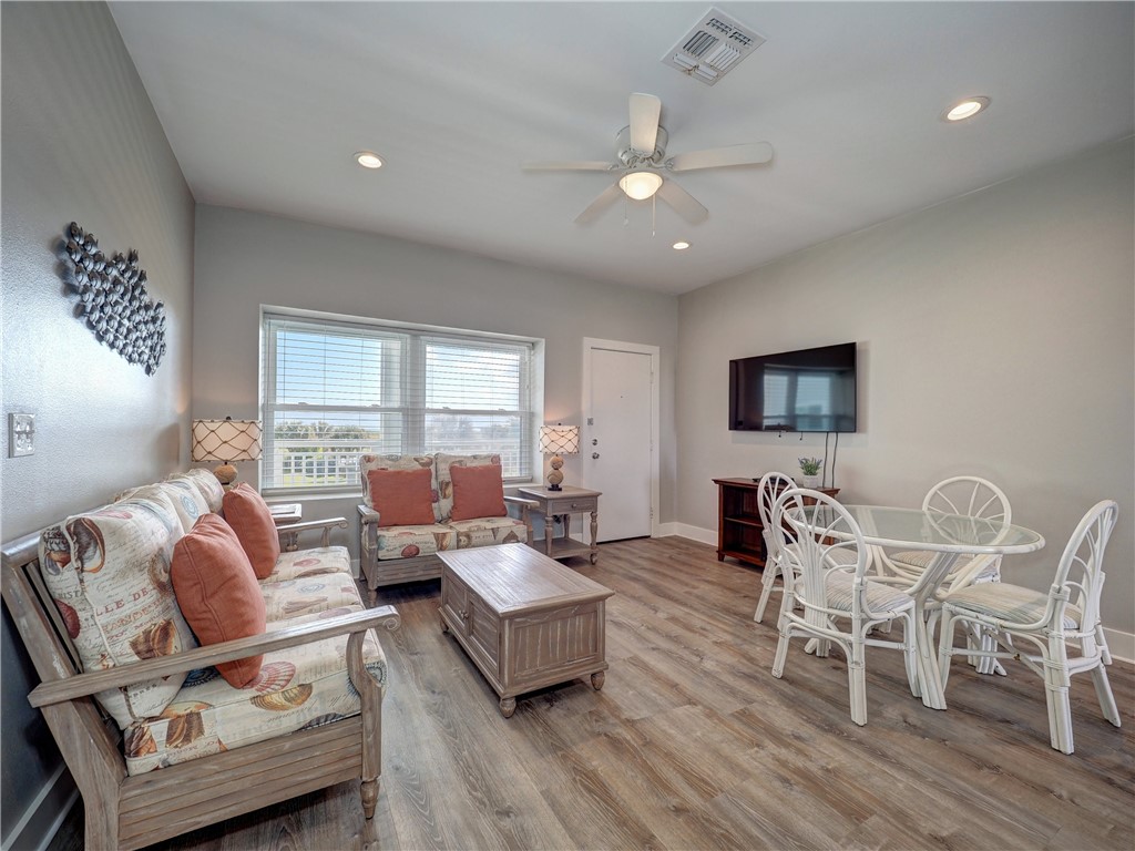 1107 Eleventh Street 32 Port Aransas TX 78373