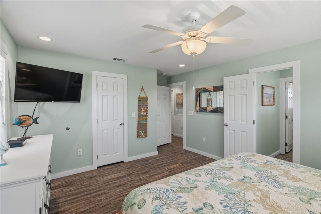 230 Cut Off 208 Port Aransas TX 78373