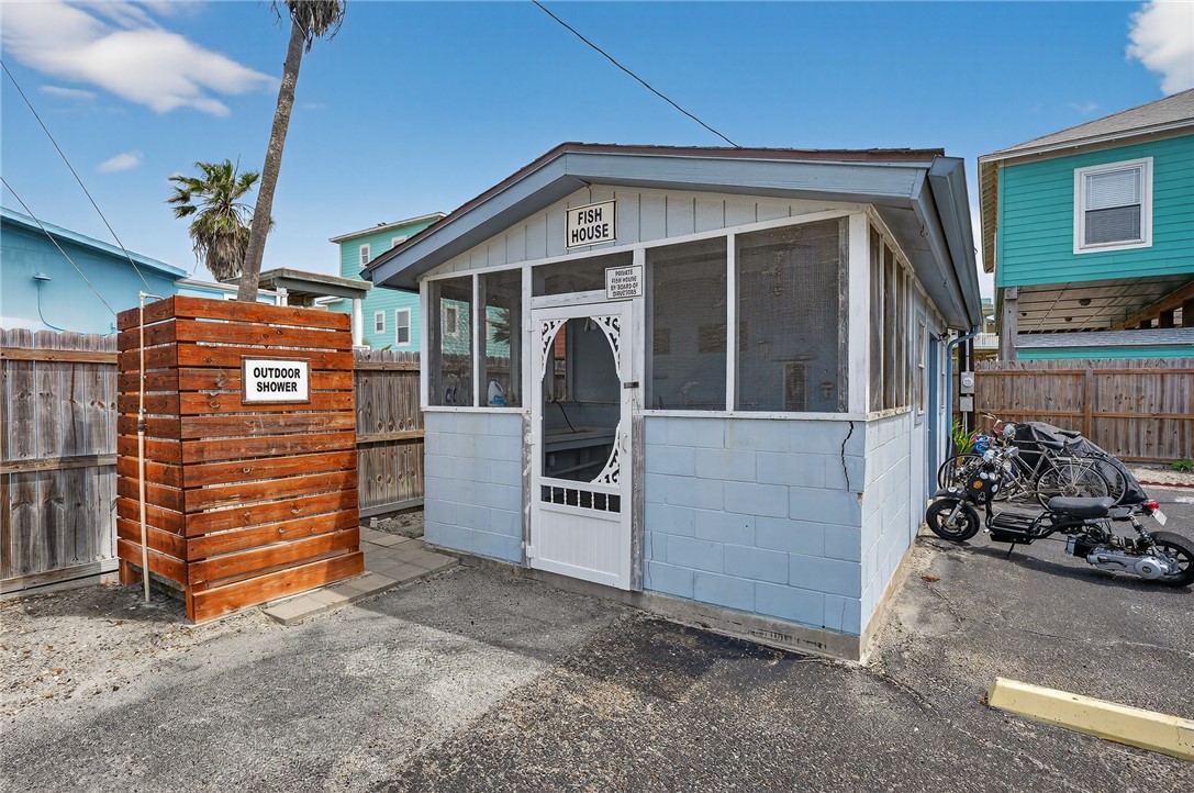 2025 S 11th St, Mustang Isle 2 Port Aransas TX 78373
