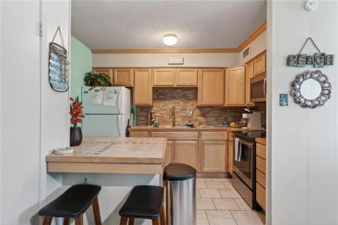 2025 S 11th St, Mustang Isle 2 Port Aransas TX 78373