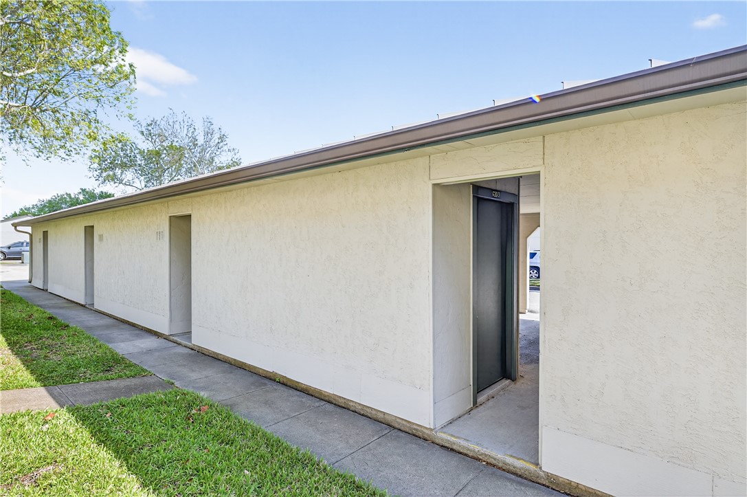 302 St Andrews G-203 Rockport TX 78382