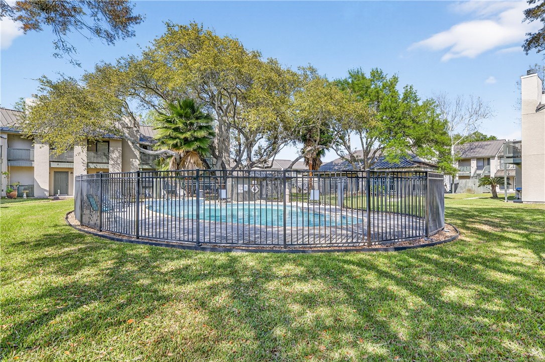 302 St Andrews G-203 Rockport TX 78382