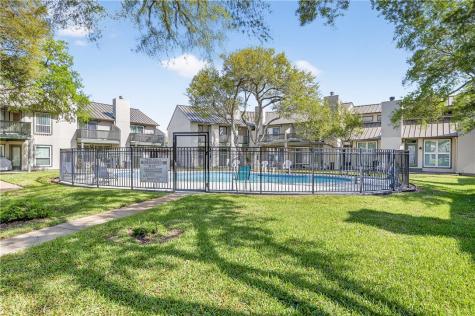 302 St Andrews G-203 Rockport TX 78382