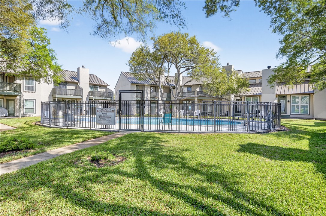 302 St Andrews G-203 Rockport TX 78382