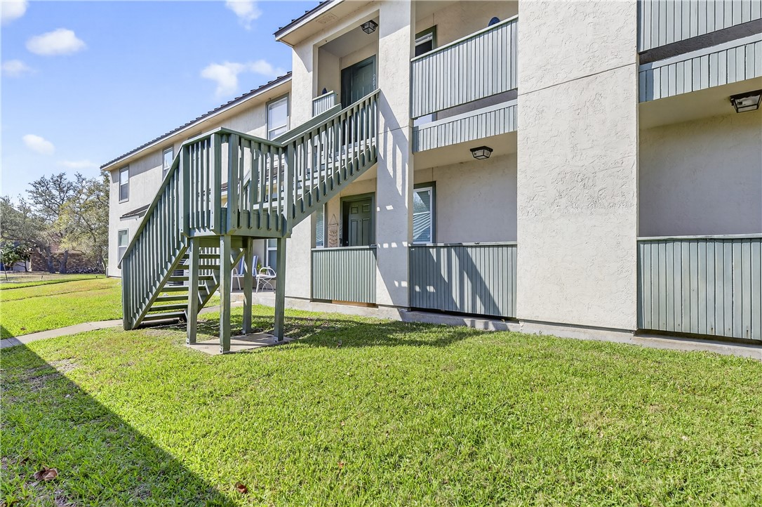 302 St Andrews G-203 Rockport TX 78382