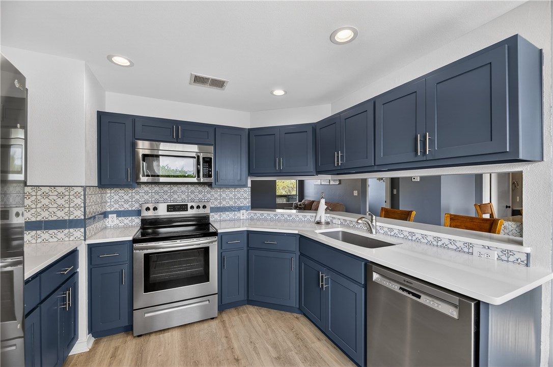 302 St Andrews G-203 Rockport TX 78382