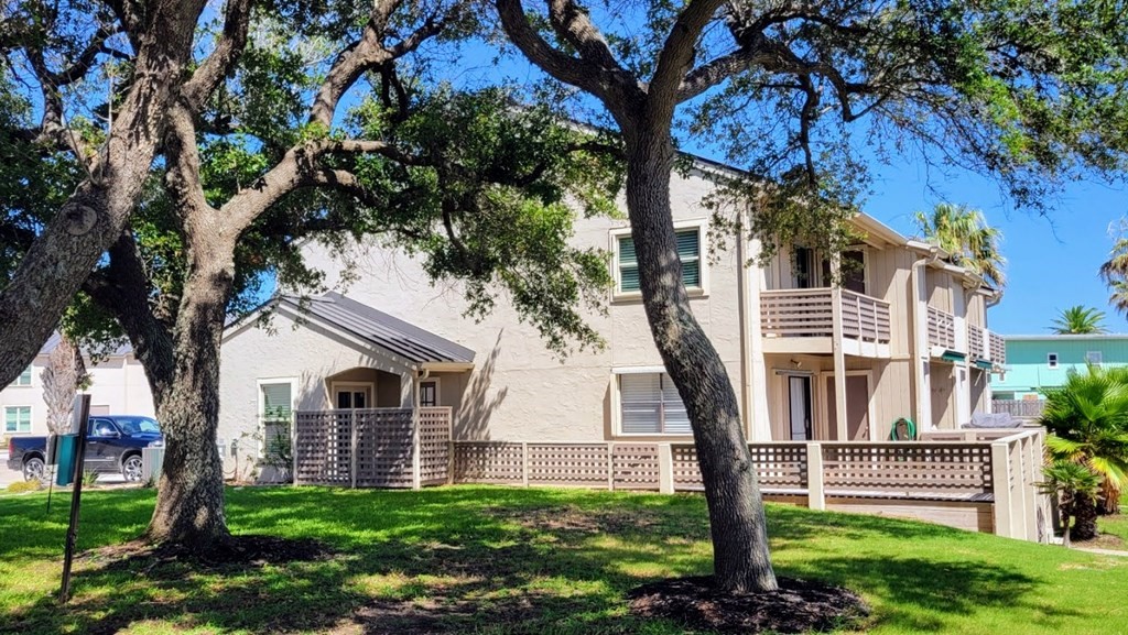 2004 Bayhouse Drive 2004 Rockport TX 78382