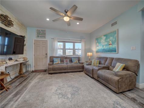 700 Island Retreat 33 Port Aransas TX 78373