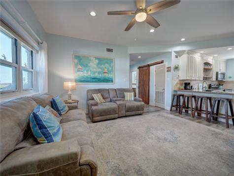 700 Island Retreat 33 Port Aransas TX 78373