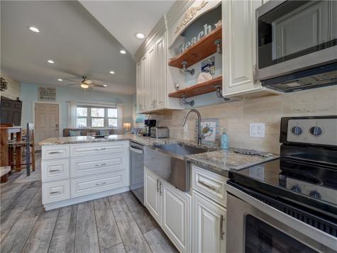 700 Island Retreat 33 Port Aransas TX 78373