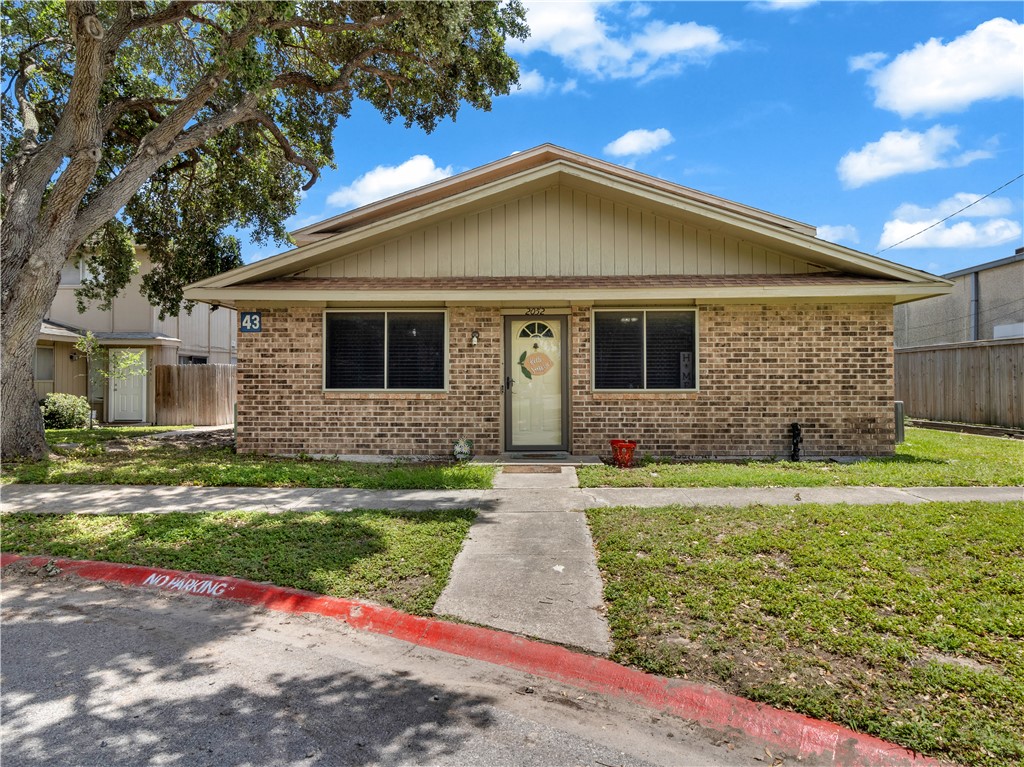2052 Hidden Lake Avenue Corpus Christi TX 78412