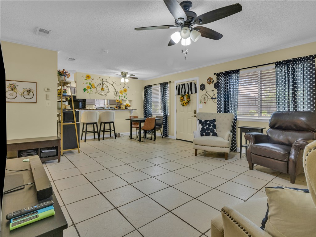 2052 Hidden Lake Avenue Corpus Christi TX 78412