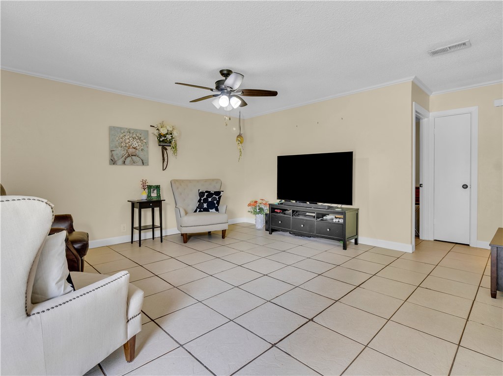 2052 Hidden Lake Avenue Corpus Christi TX 78412