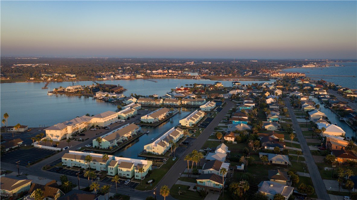 611 Lauderdale Drive 611 Rockport TX 78382