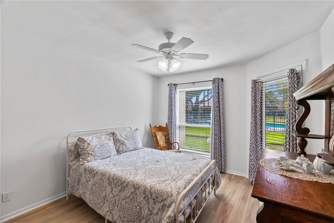 302 St Andrews K-102 Rockport TX 78382