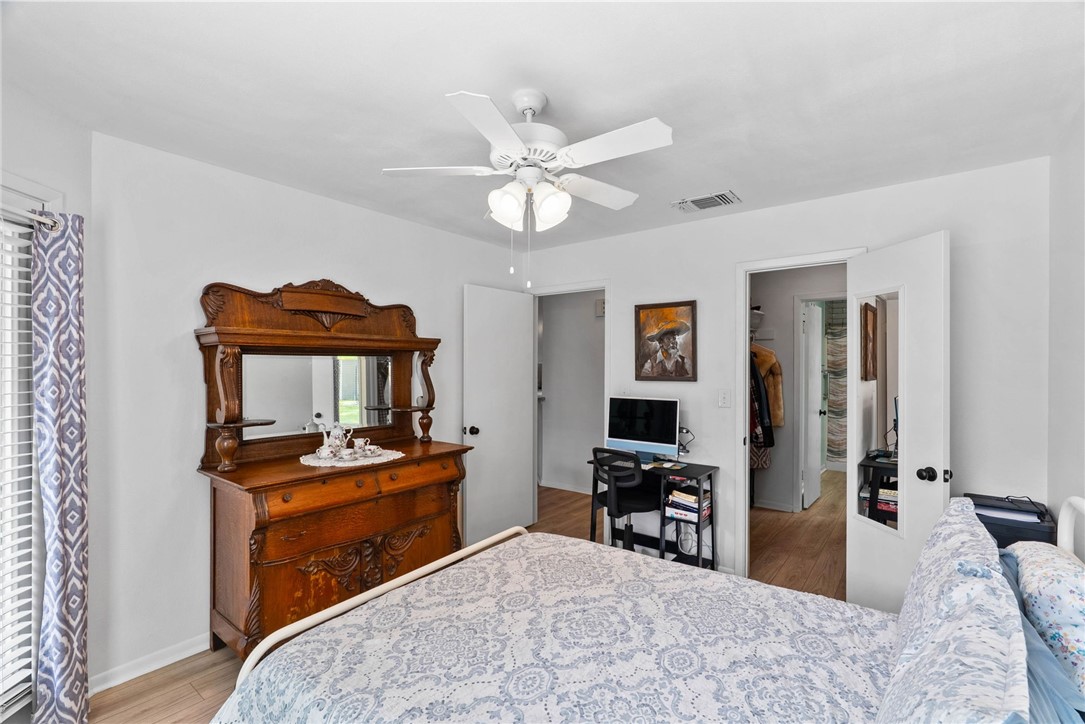 302 St Andrews K-102 Rockport TX 78382