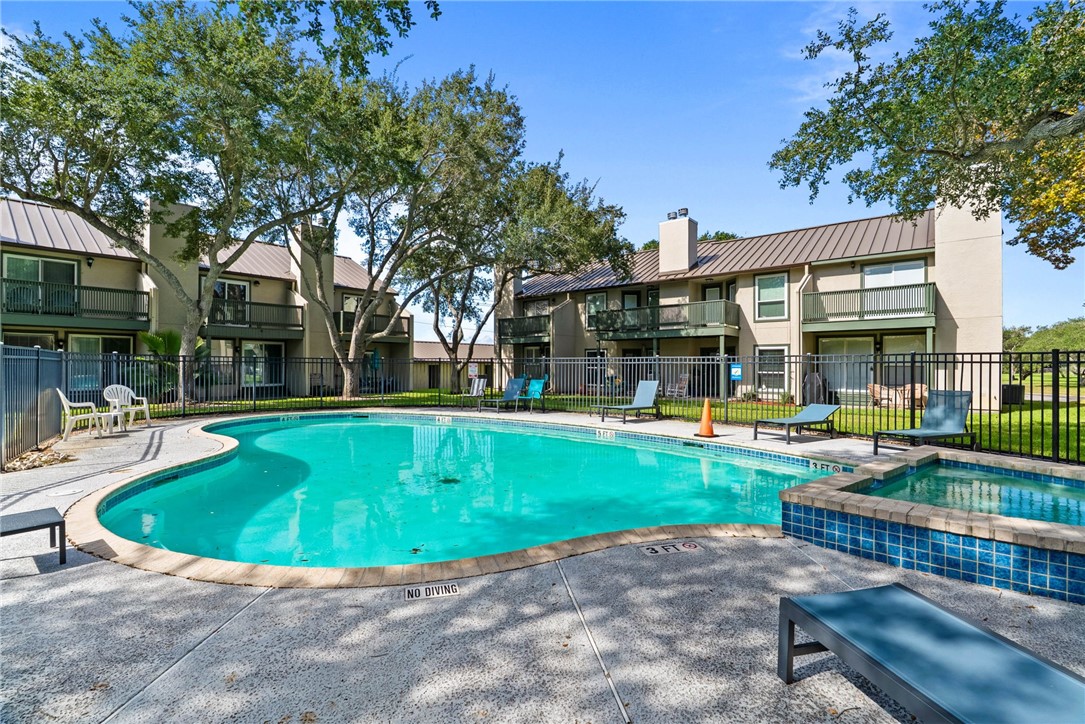 302 St Andrews K-102 Rockport TX 78382