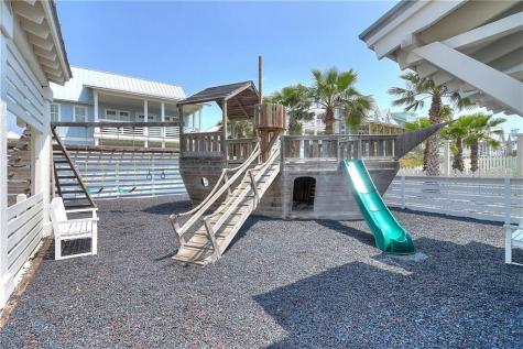 160 Social Circle 2-102 Port Aransas TX 78373