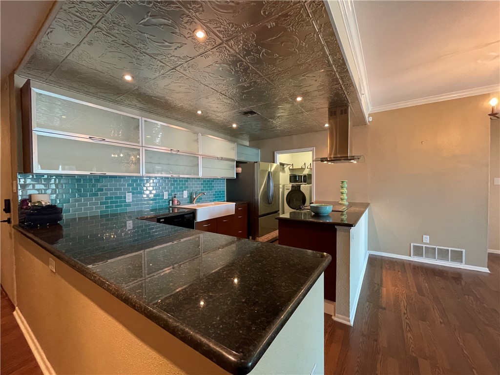 520 S Chaparral Street 301 Corpus Christi TX 78401