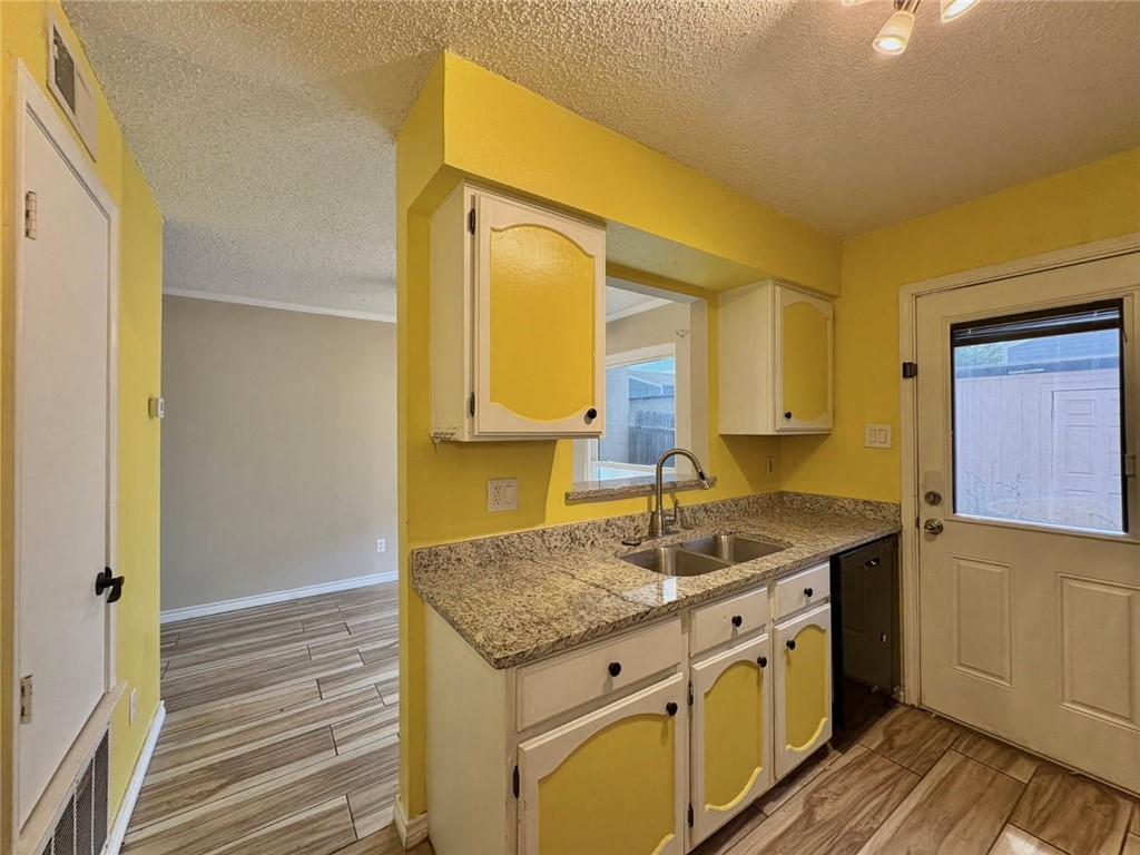 6702 Everhart Road H105 Corpus Christi TX 78413