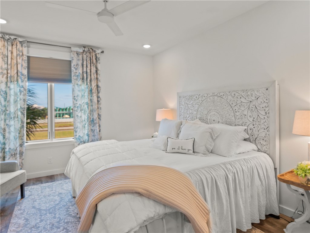 630 W Center Square W 205 Port Aransas TX 78373