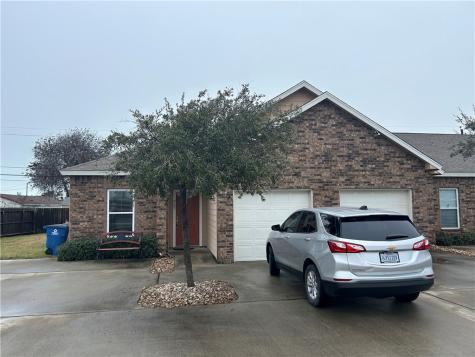 909 Moore Avenue Portland TX 78374