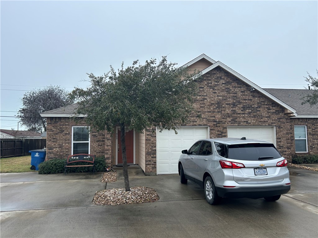 909 Moore Avenue Portland TX 78374