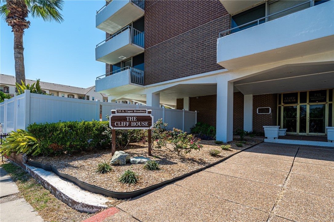 715 S Upper Broadway Street 202 Corpus Christi TX 78401