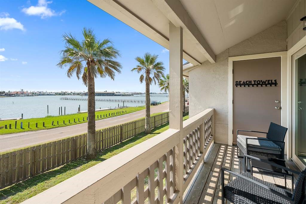2708 Bayhouse Drive 2708 Rockport TX 78382