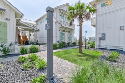 673 Center Square South 21 Port Aransas TX 78373
