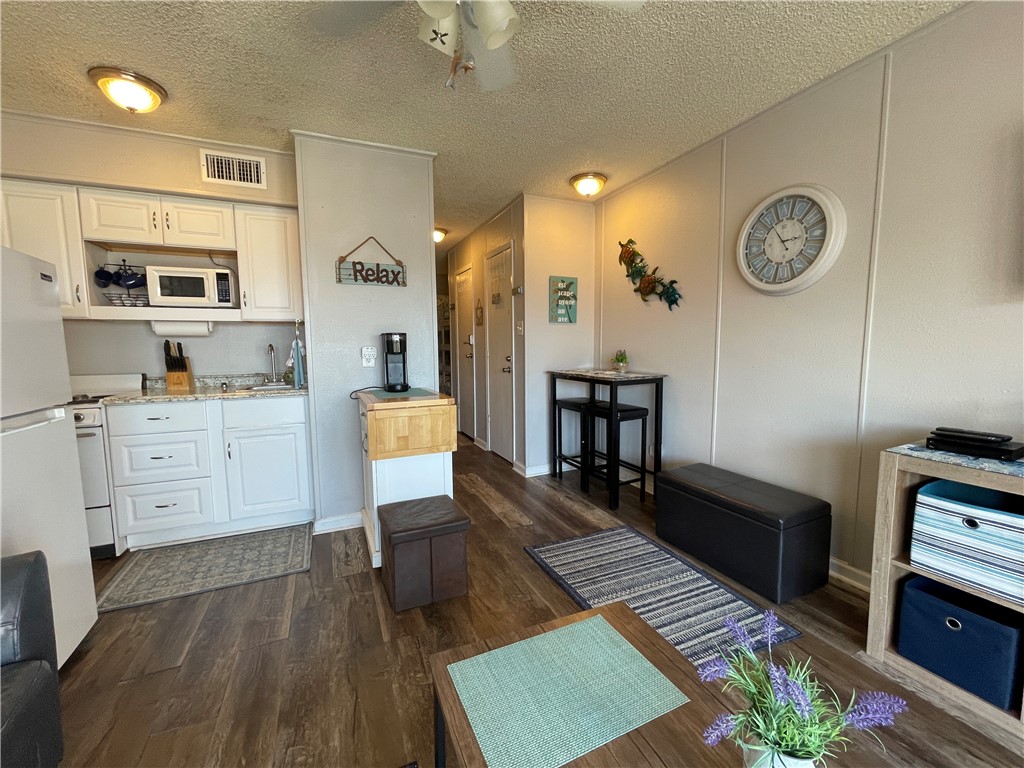 3938 Surfside Boulevard 3344 Corpus Christi TX 78402