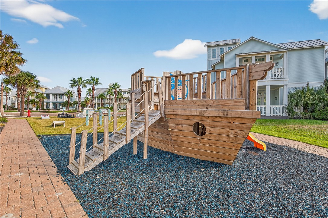140 Social Circle 3-305 Port Aransas TX 78373
