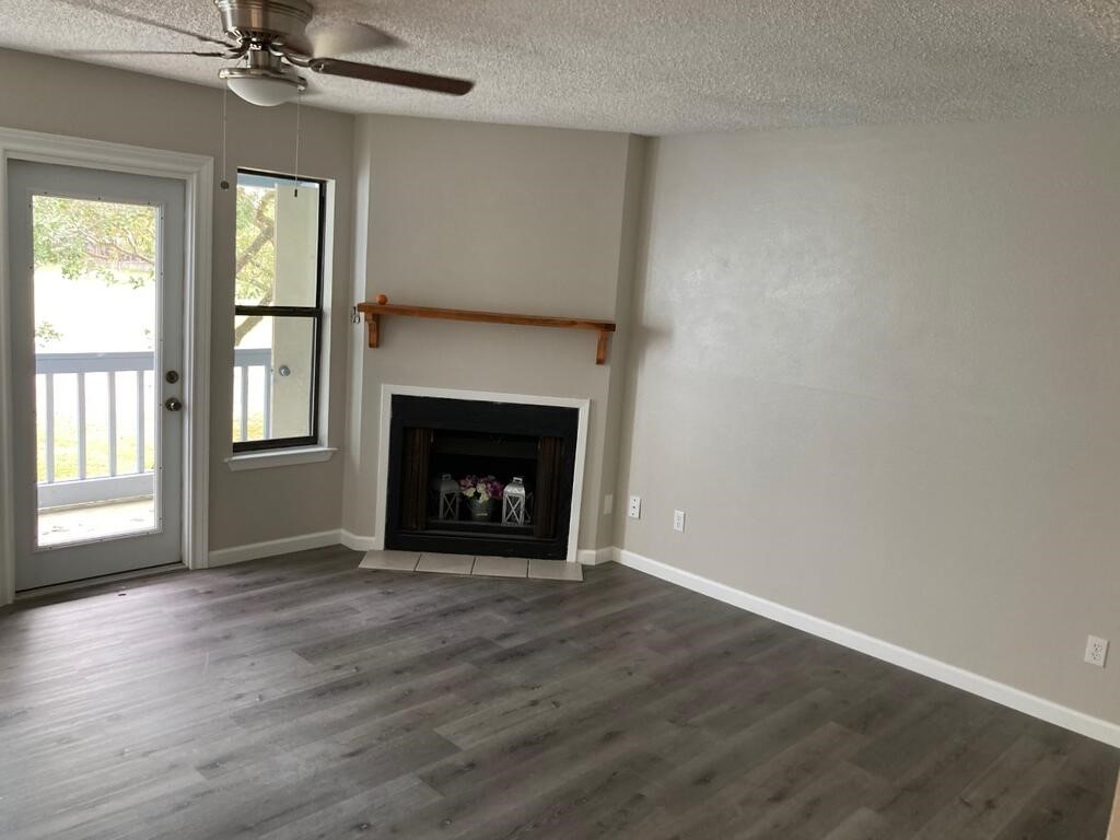 209 Forest Hills 228 Rockport TX 78382
