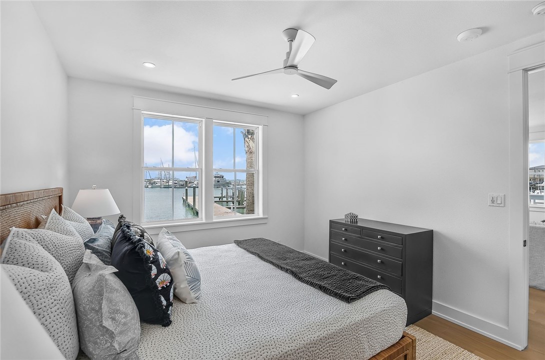 136 W Cotter Avenue 20 Port Aransas TX 78373
