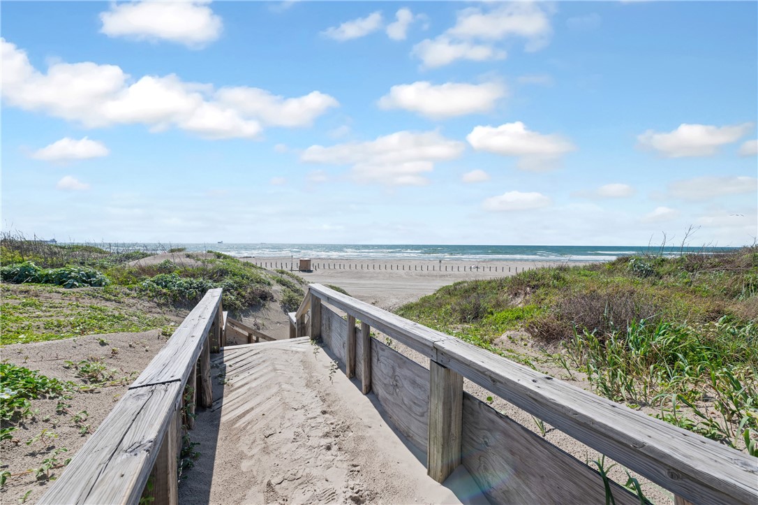 800 Sandcastle Drive 203 Port Aransas TX 78373