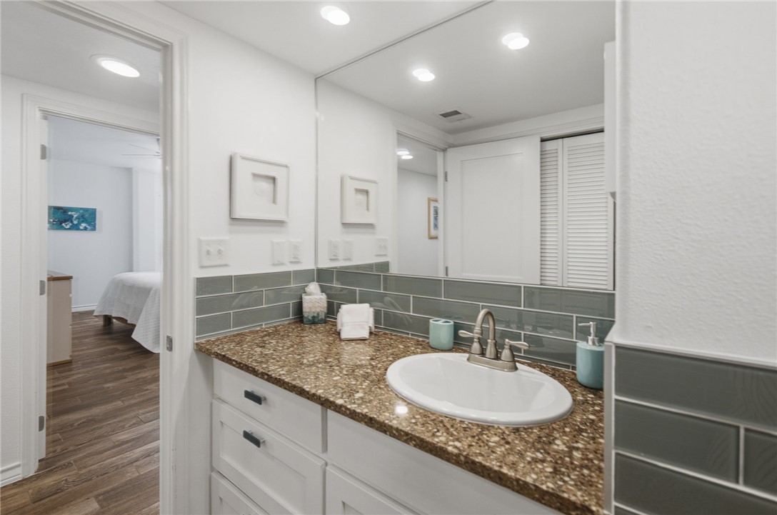631 Channel View Drive 208 Port Aransas TX 78373
