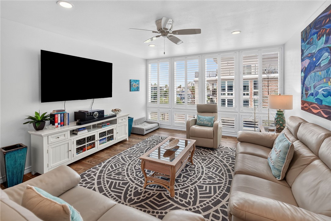 631 Channel View Drive 208 Port Aransas TX 78373