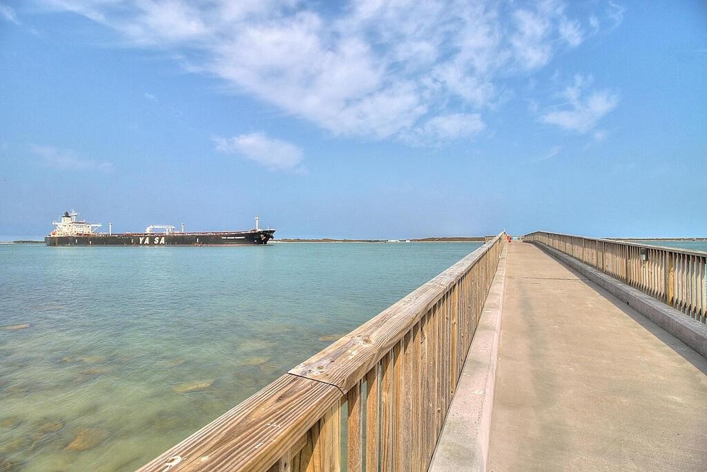 631 Channel View Drive 208 Port Aransas TX 78373