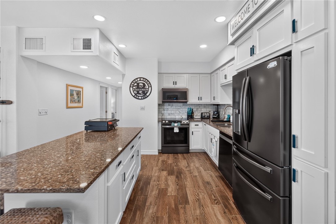 631 Channel View Drive 208 Port Aransas TX 78373