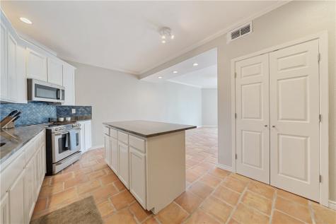 520 S Chaparral Street 1 Corpus Christi TX 78401