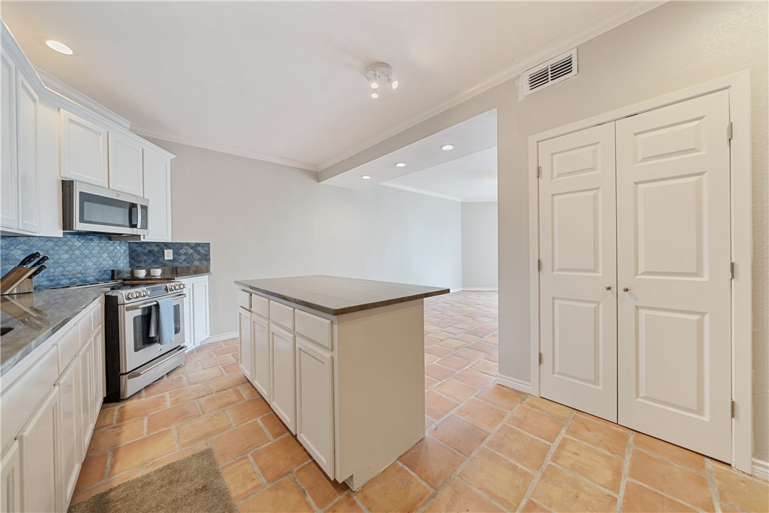 520 S Chaparral Street 1 Corpus Christi TX 78401