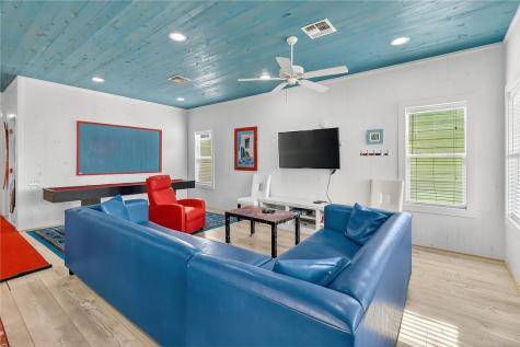 2727 S 11th Street 27 Port Aransas TX 78373