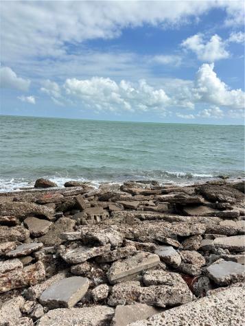3402 Ocean Drive 15 Corpus Christi TX 78411