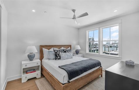 136 W Cotter Avenue 4 Port Aransas TX 78373