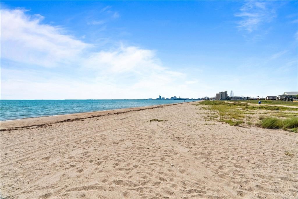 202 Reef Avenue 105 Corpus Christi TX 78402