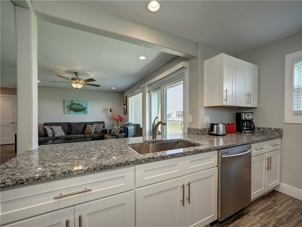230 Cut Off 126 Port Aransas TX 78373
