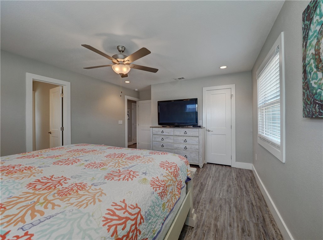 230 Cut Off 126 Port Aransas TX 78373