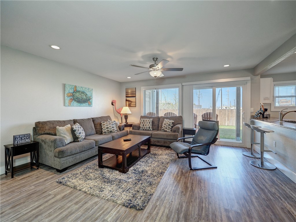 230 Cut Off 126 Port Aransas TX 78373